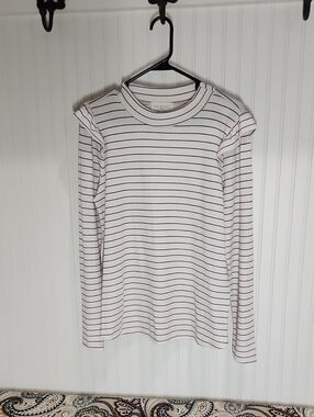 Periwinkle by Barlow White Long Sleeve Tee with Black Stripe